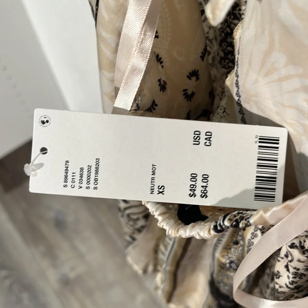 Urban Outfitters silence noise satin halter top. NWT - Picture 11 of 13